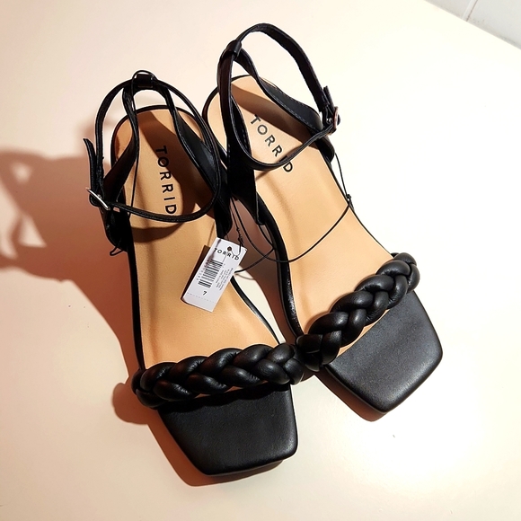 ❤️NWT VINTAGE TORRID SHOES BRAIDED 3.5" HEEL SANDALS - CUSHIONED - XX WIDE WIDTH - Picture 3 of 14